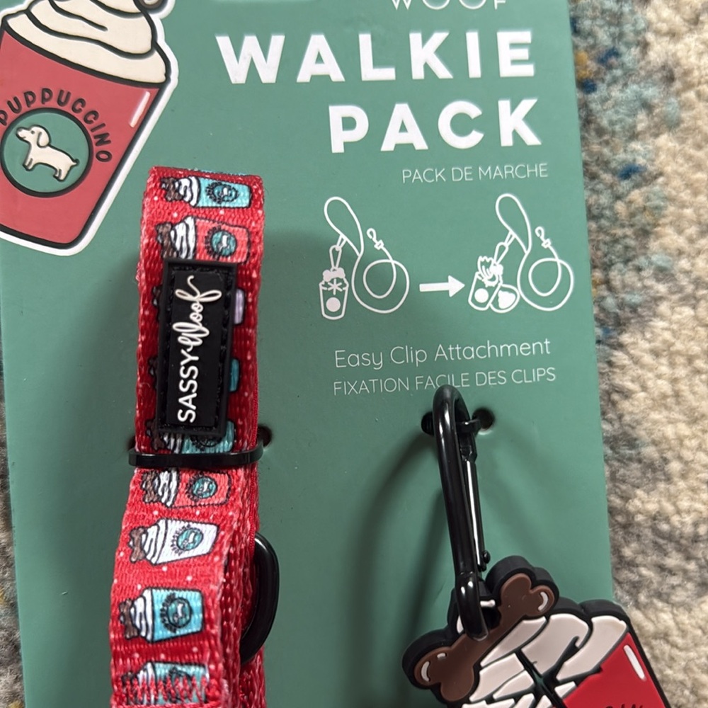 Sassy Woof Red Walkie Pack leach with easy clip - Picture 5 of 5